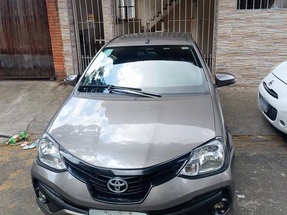 TOYOTA ETIOS 1.5 X PLUS SEDAN 16V FLEX 4P AUTOMÁTICO